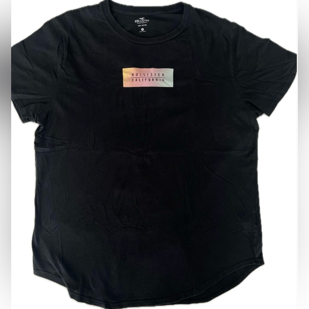 Hollister U Shaped Graphic Tshirt